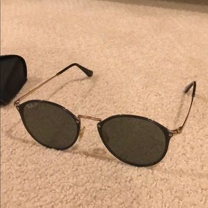 Blaze around Ray-Ban